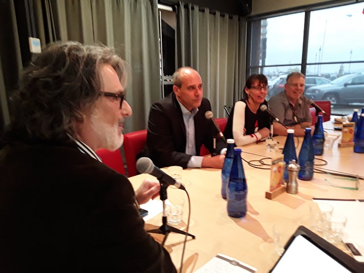 Guy Caron, Chantal Pilon et Jocelyn Rioux, lors de la table ronde organisée avec le Richard Daigle, du journal le soir, à l'extrême-gauche. (photo: journallesoir.ca, Pierre Michaud)