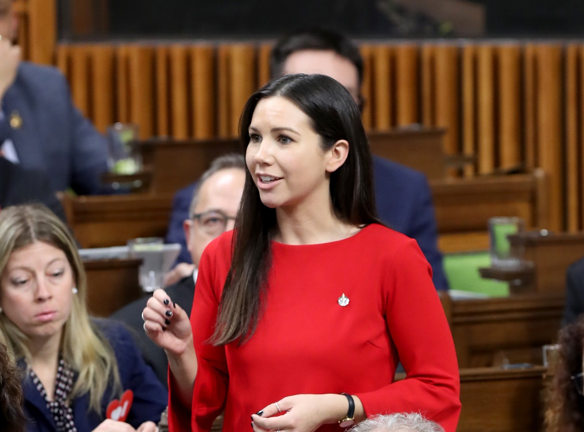 Kristina Michaud impatiente face à la rentrée parlementaire | Journal ...