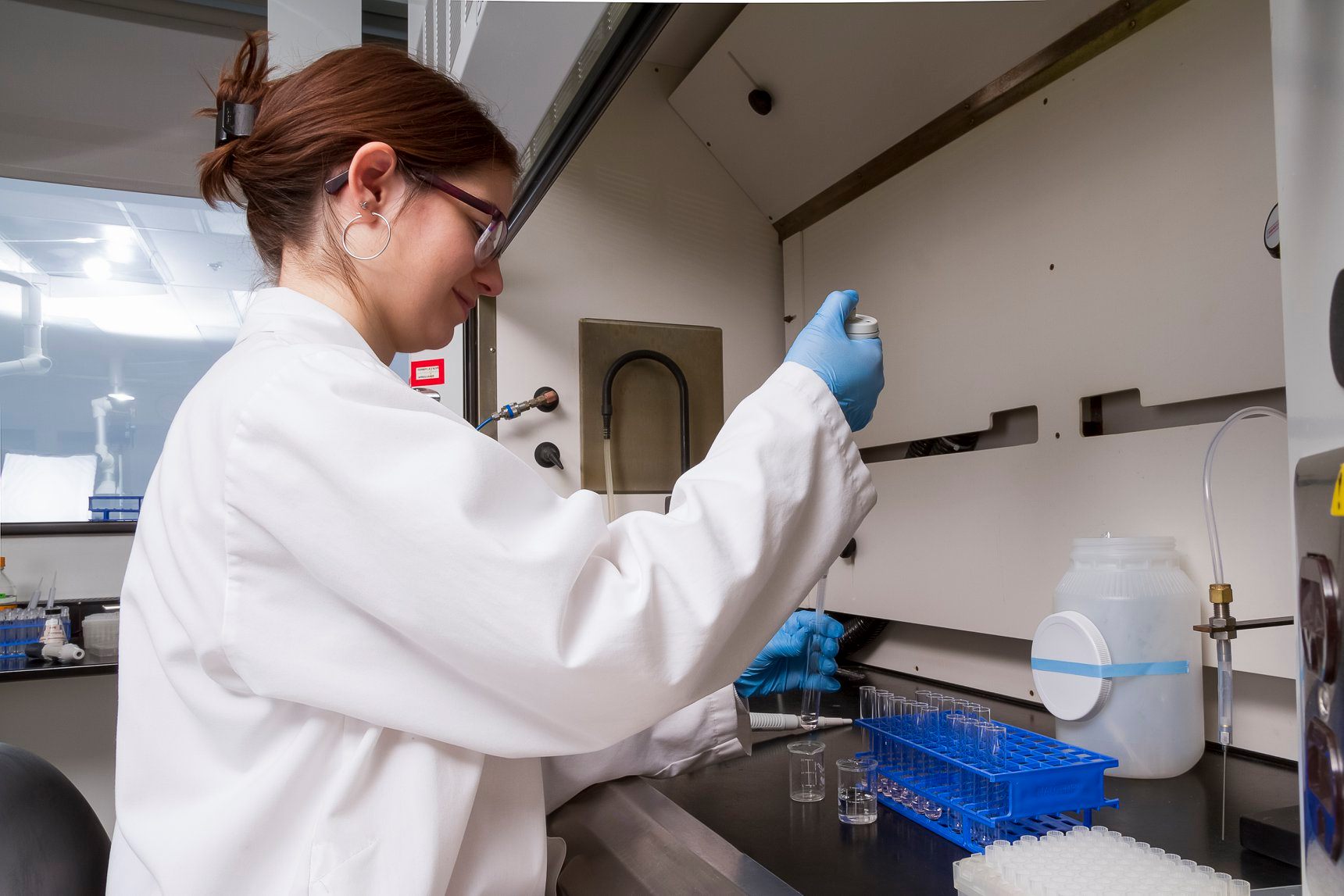 Près de 2 300 nouveaux cas au Québec en 24 heures Journal Le Soir