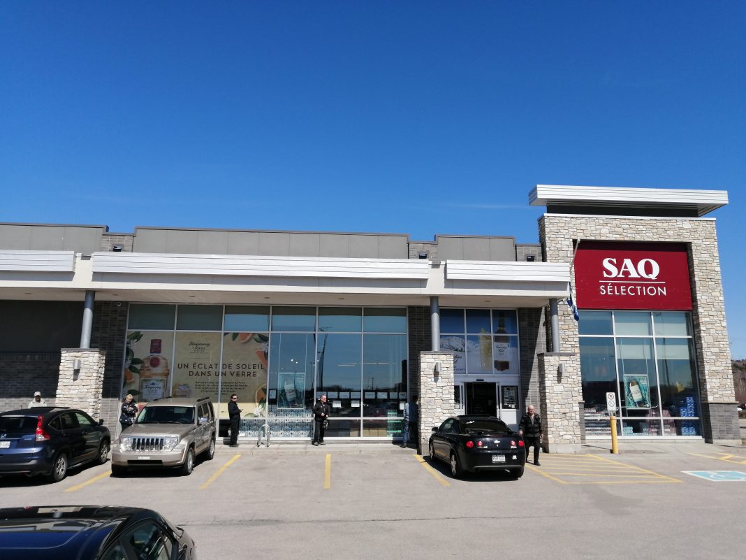 La SAQ invite à soutenir les Banques alimentaires | Journal Le Soir