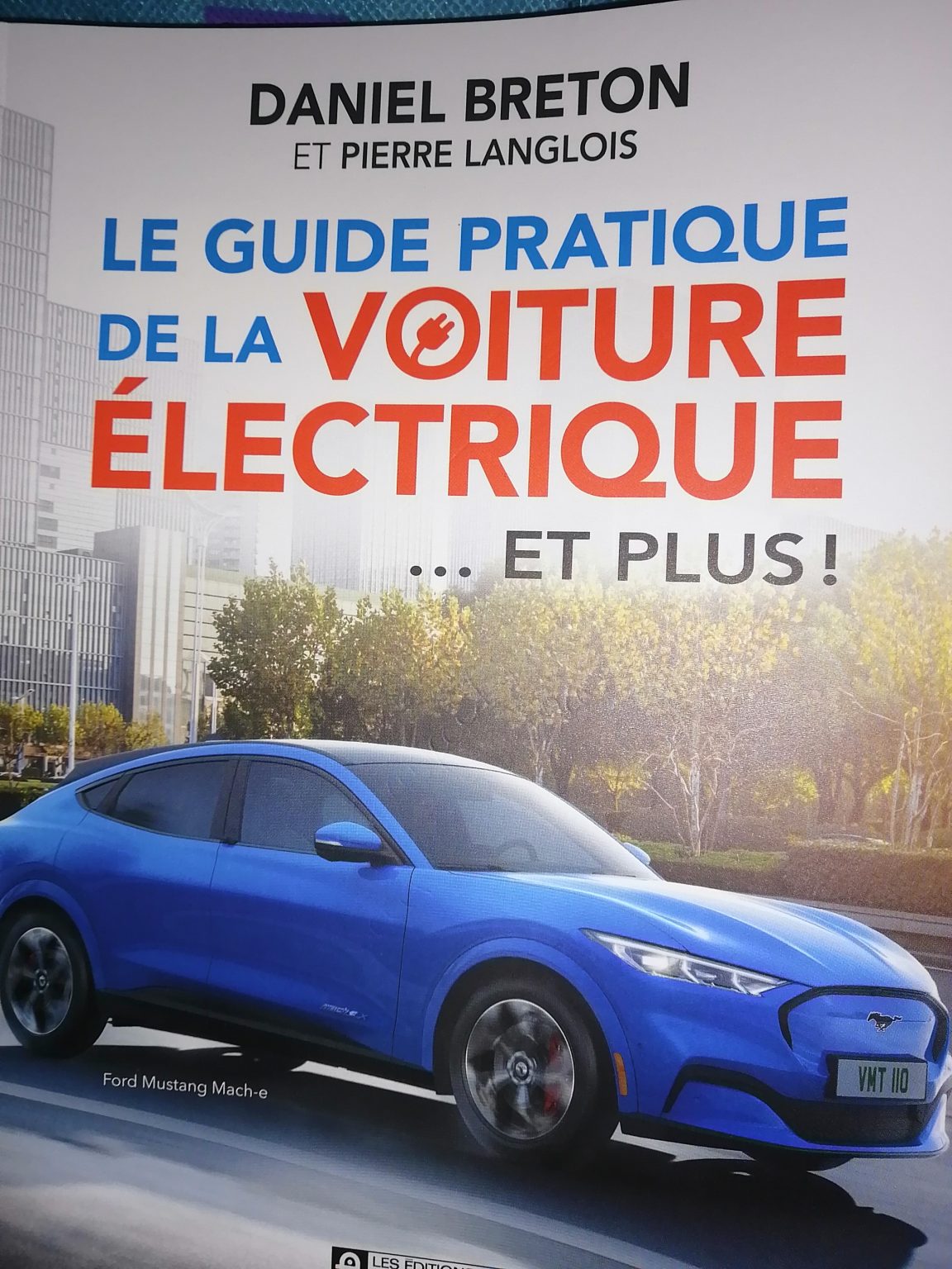 Livre Sur La Voiture électrique Un guide pratique sur la voiture électrique en librairie aujourd’hui