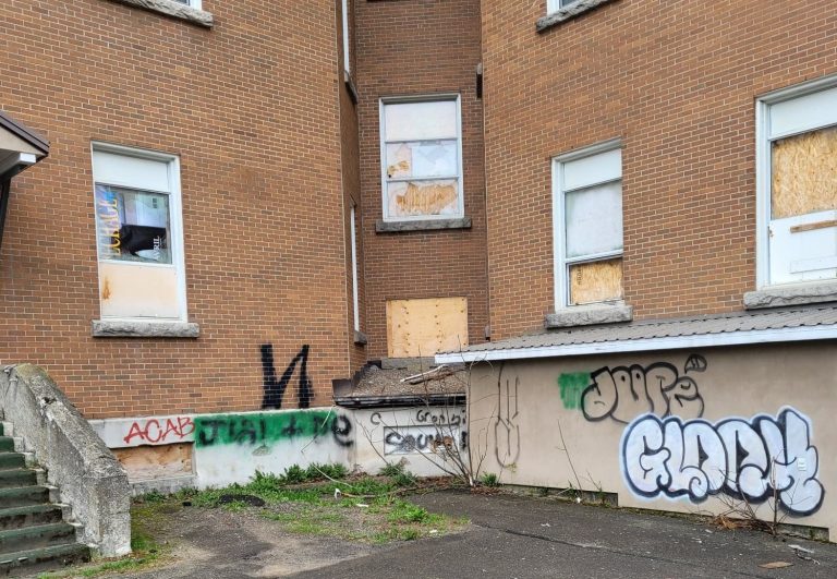 École centenaire menacée de démolition Journal Le Soir