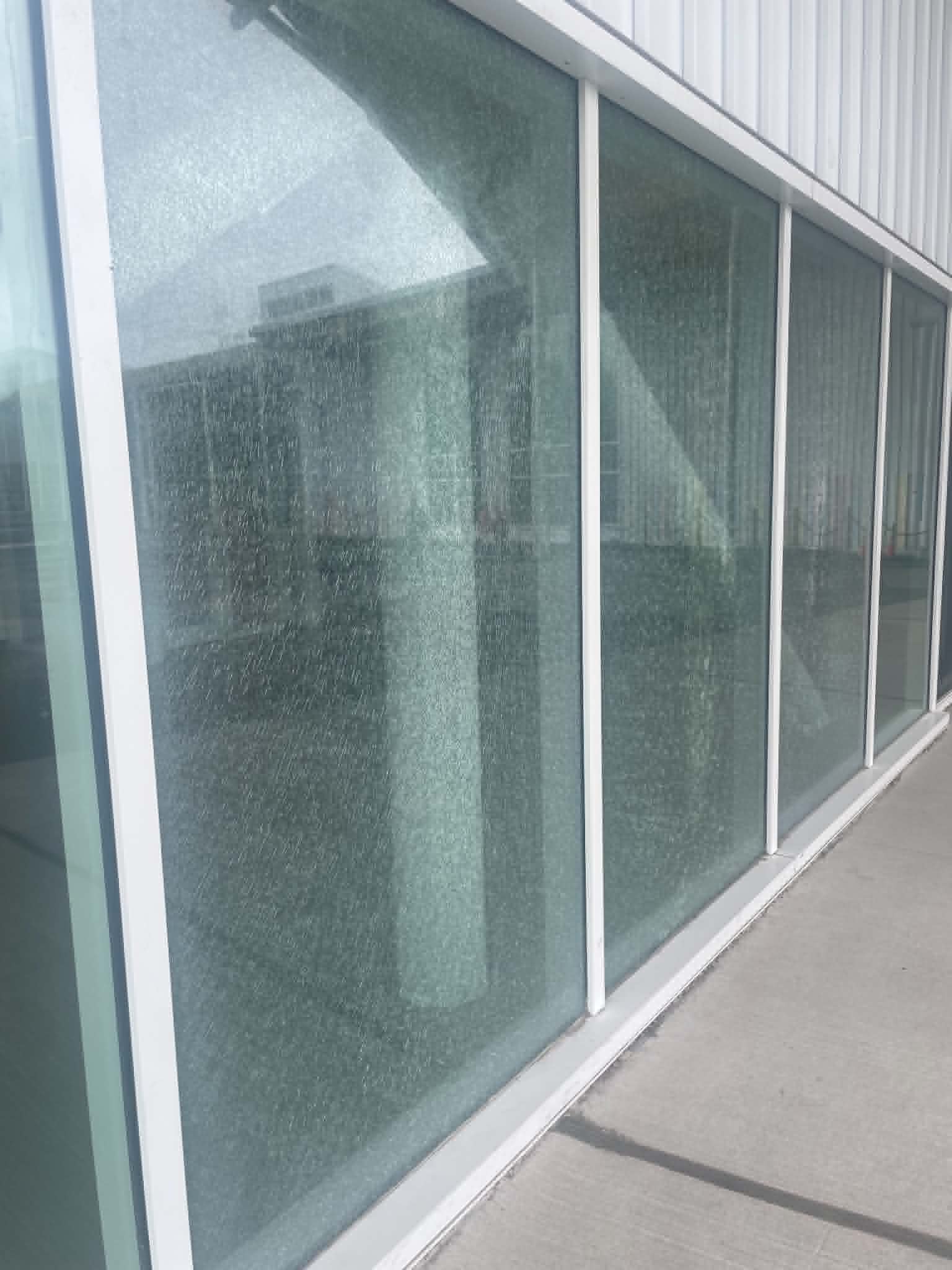 Vandalism at École du Boisé-des-Prés: Quebec Police File Official Complaint Over School Damage - News Directory 3